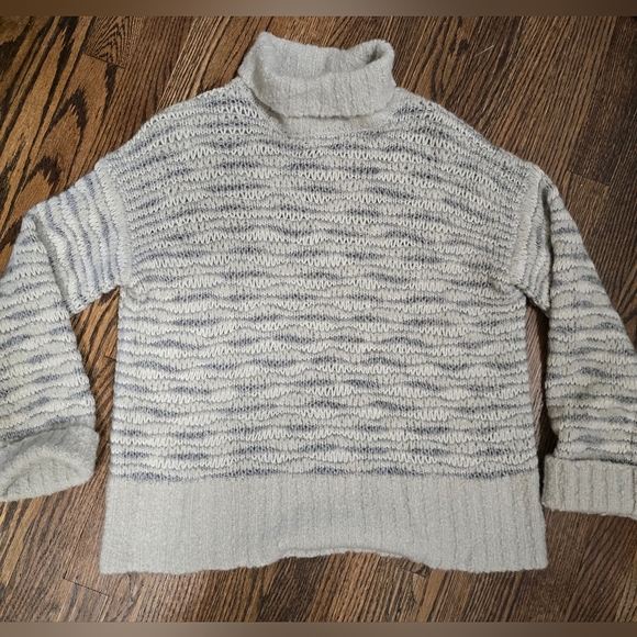 LAFAYETTE 148 Cashmere blend Relaxed Fit Turtleneck With Metallic Thread - Picture 3 of 9